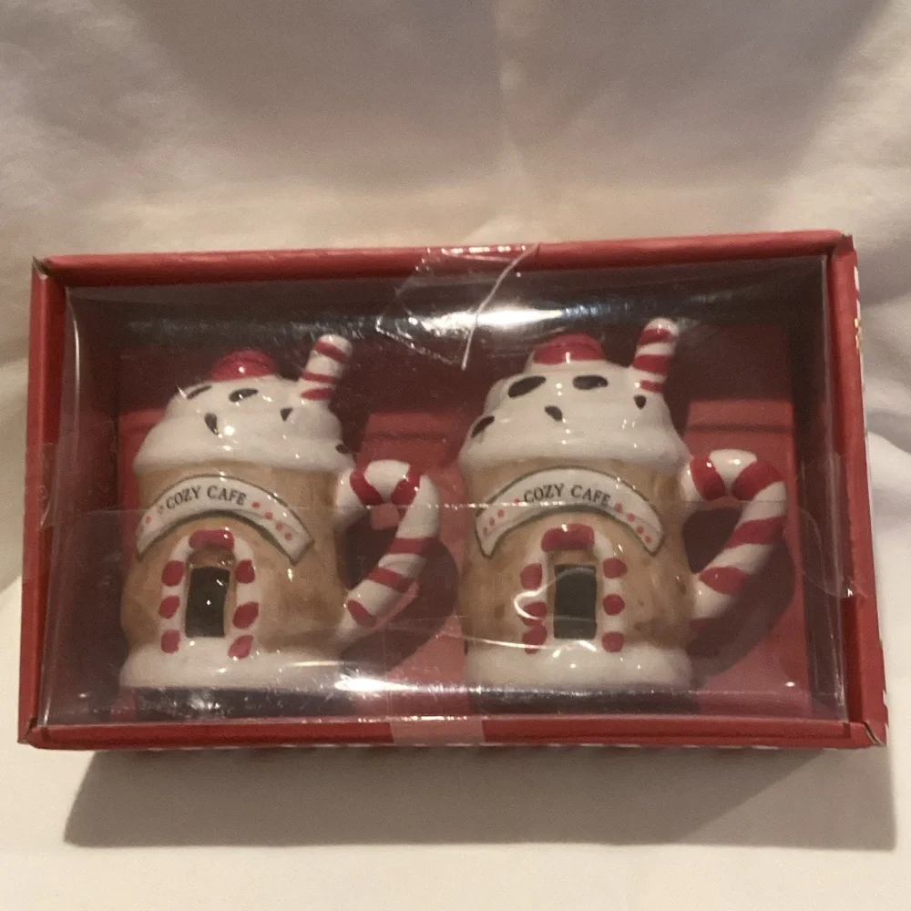Cozy Cafe Christmas Salt & Pepper Shaker Set